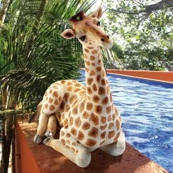 Zari The Resting Giraffe Statue: Medium
